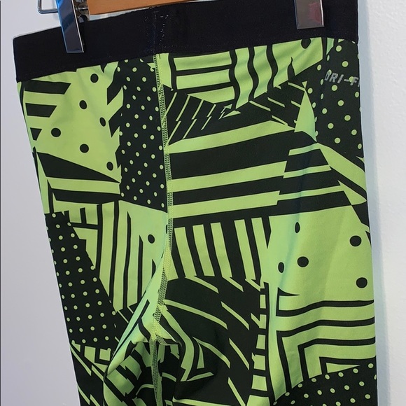 Nike pro workout neon capris size small - Picture 5 of 6